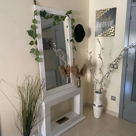 Climatise + Garage Apartment